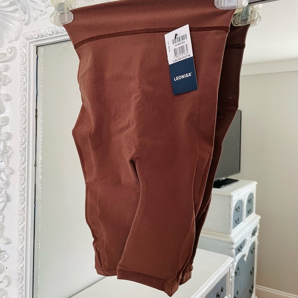 BRAND NEW Leonisa Well-Rounded Invisible Butt Lifter Shaper Shorts - Picture 3 of 6